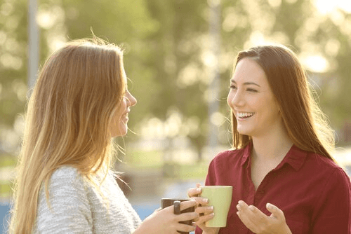 Amigas tomando um café juntas