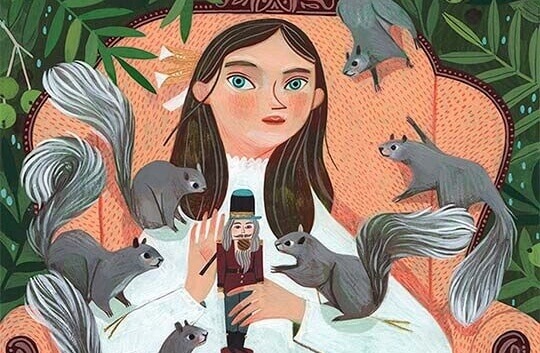 Menina segurando boneco com esquilos em volta
