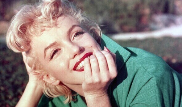 Marilyn Monroe sorrindo
