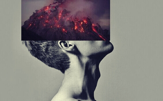 Homem com vulcão sobre a cabeça
