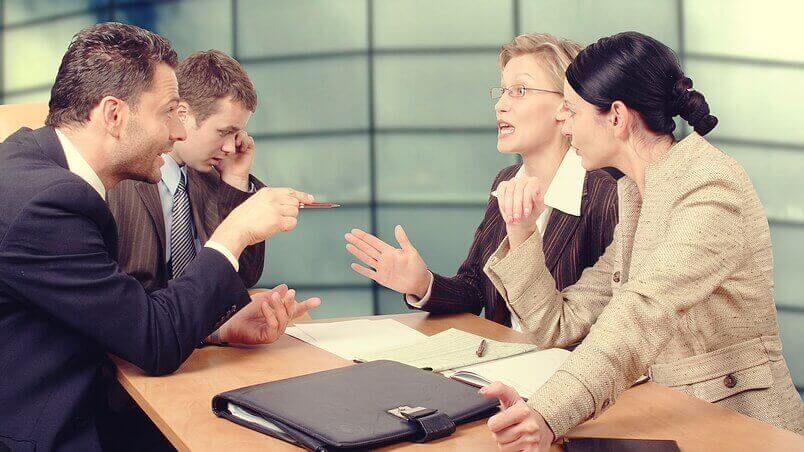 Grupo de trabalho negociando