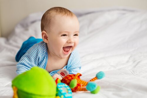 Bebê sorridente