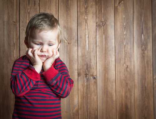 Criança sem saber lidar com a frustração