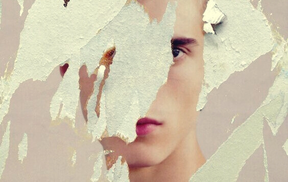 Foto de rosto masculino rasgada