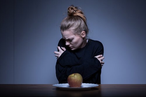 Mulher com distúrbio alimentar