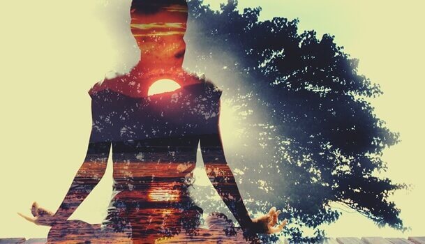 mulher-fazendo-ioga Wu wei, a arte da não ação