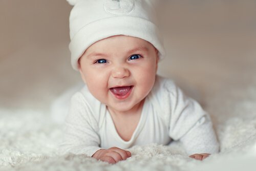 O que o sorriso de um bebê quer nos dizer?