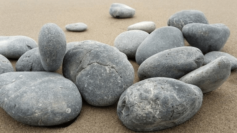 Pedras em praia