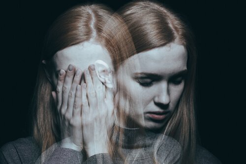 Mulher enfrentando crise de ansiedade