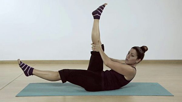 Aula de pilates no chão