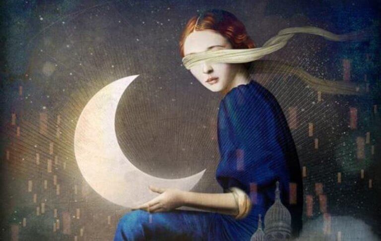 Mulher segurando lua com os olhos cobertos