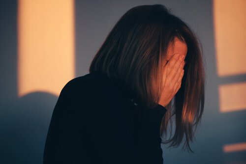 mulher-sentindo-se-culpada Como deixar de se culpar por tudo