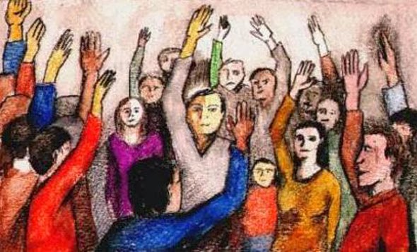 Pessoas levantando a mão