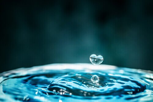 Gota de água pingando