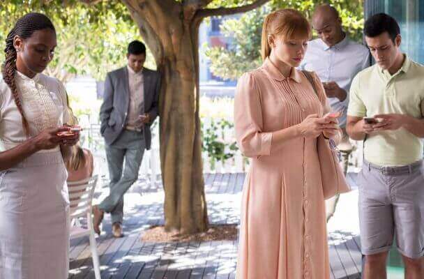 Cena de 'Nosedive', episódio de Black Mirror