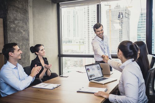 líder-empatico-com-seus-funcionarios Liderança empática