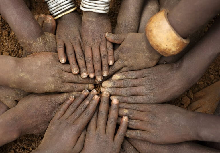 Mãos unidas