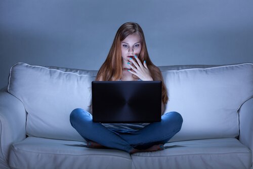Mulher na internet