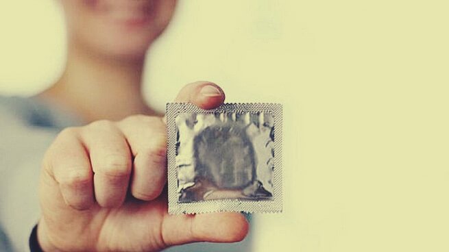 Preservativo para se prevenir de DSTs