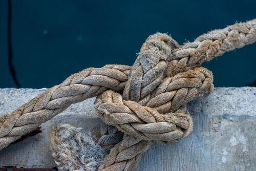 Corda representando os nós emocionais