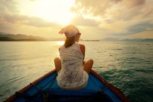 Mulher em barco
