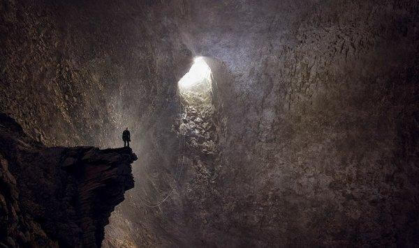 Homem em caverna