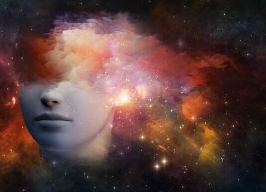 Rosto humano no espaço