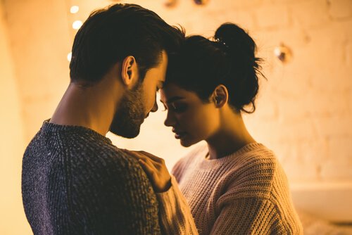 casal-abraçado A falta de paixão no casal