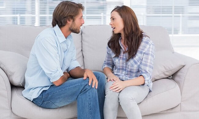 Casal discutindo seus problemas