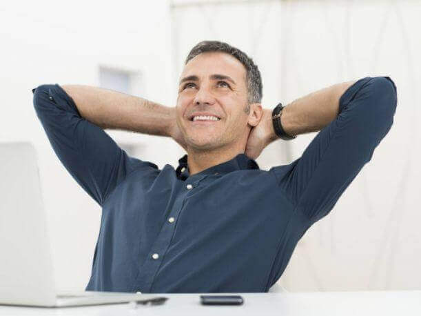 Homem satisfeito com sua vida