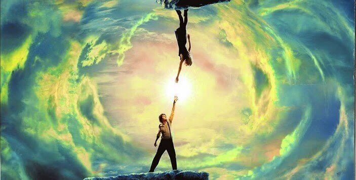 Pessoas tentando se alcançar