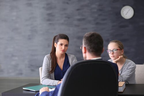 Colegas em reunião de trabalho