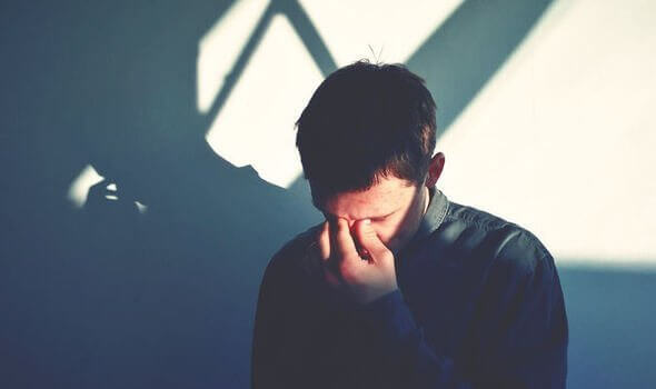 Homem enfrentando a depressão