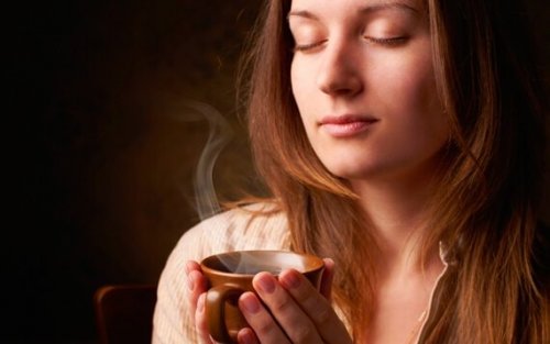 Sentir o aroma do café