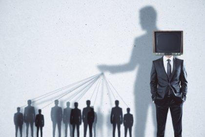 A mídia manipula as pessoas