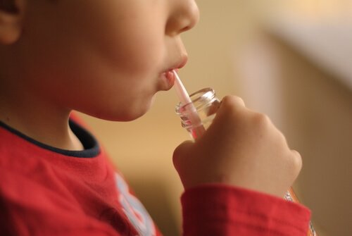 O vínculo entre os refrigerantes e a agressividade nas crianças
