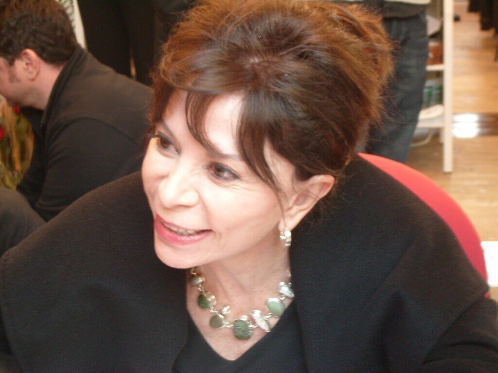 Isabel Allende sorrindo