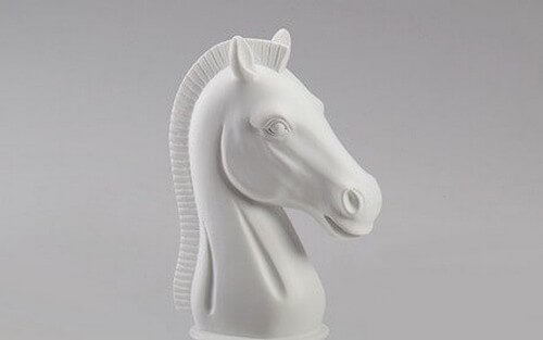 Cavalo branco do xadrez