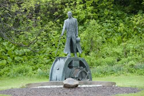 Estátua de Nikola Tesla