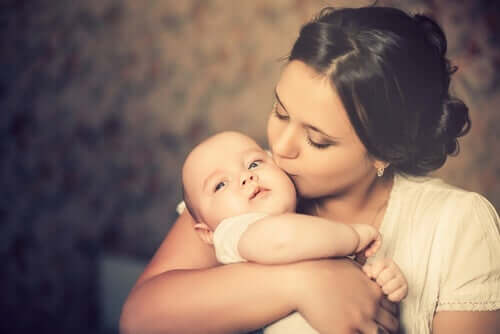 Como a identidade da mulher muda com a maternidade?