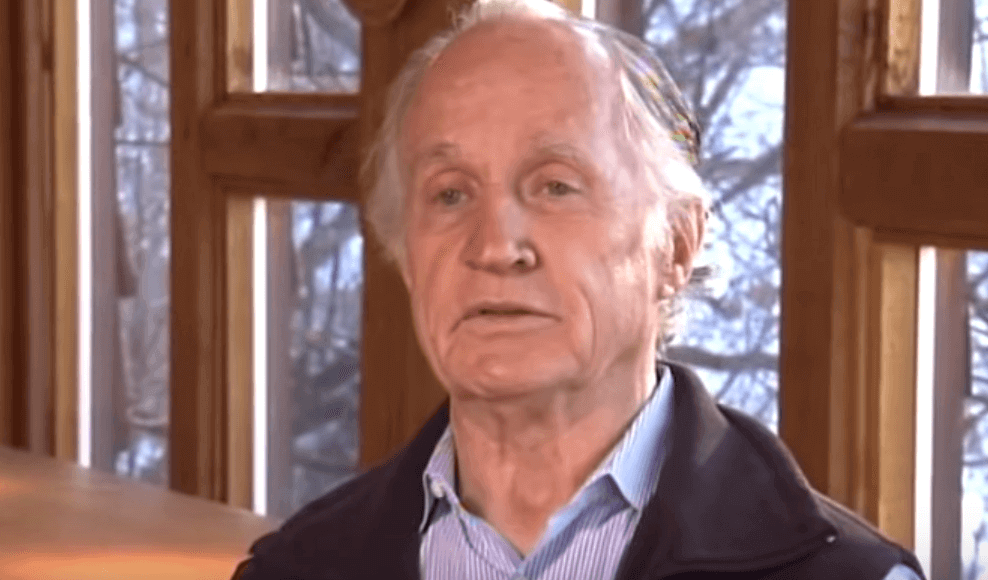 Mario Capecchi falando