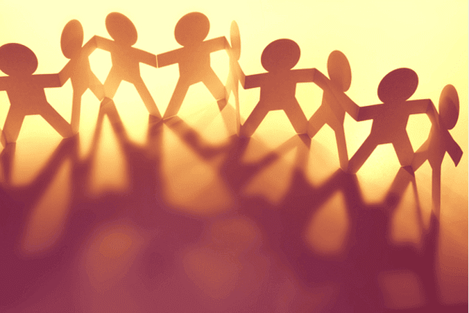 Bonecos de papel recortados