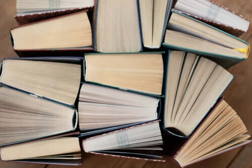 Livros antigos reunidos