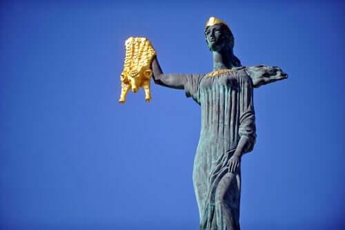 Estátua de Medeia