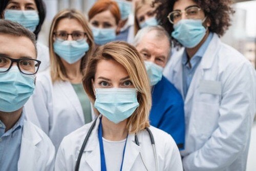 Os profissionais na linha de frente também precisam da nossa empatia
