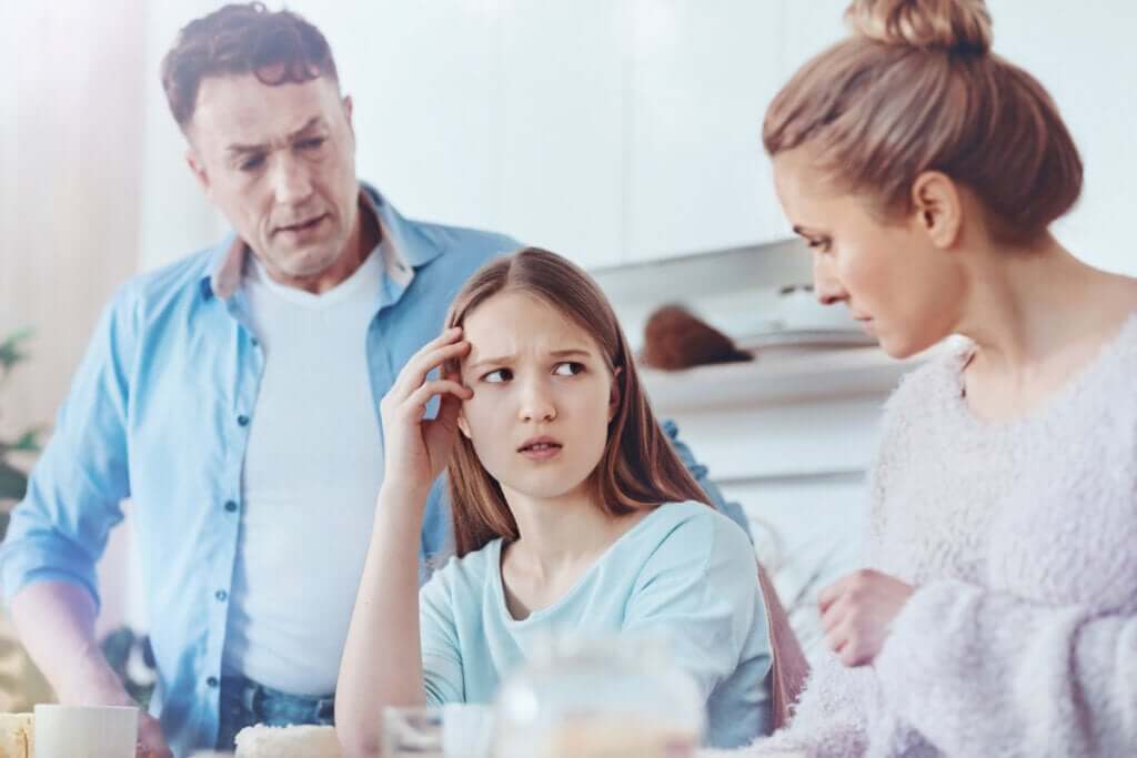 Famílias superprotetoras sem sinais de afeto