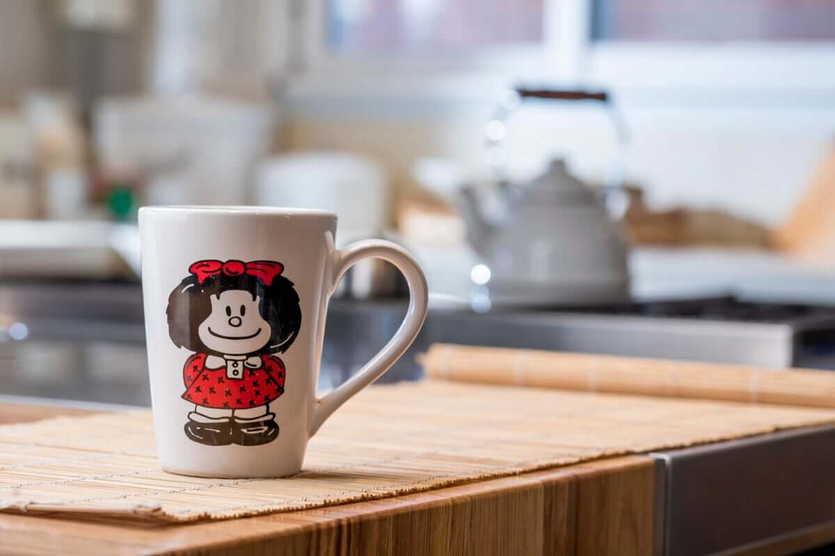 Caneca com Mafalda desenhada