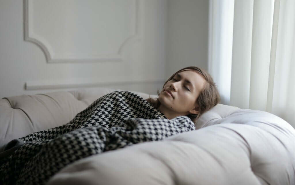 Eu só quero dormir: possíveis causas e o que fazer