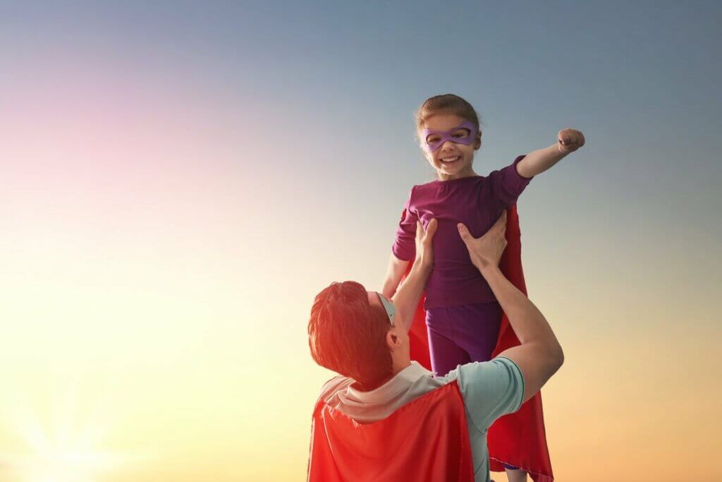 Pai e filha fantasiados