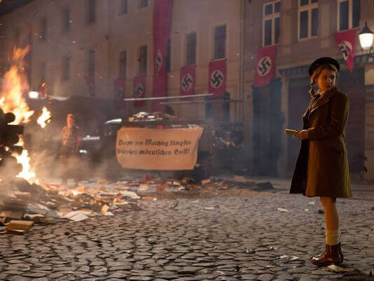Cena do filme 'A Menina que Roubava Livros'